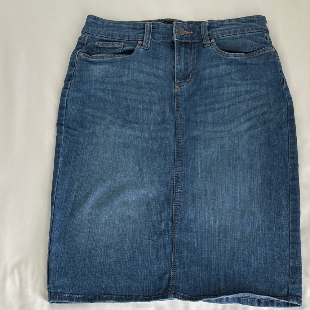 Gap Women’s Denim Pensil Skirt Size 4